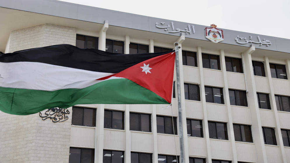 الإدارية النيابية تنهي مشكلة الموظفين المنتدبين من التربية إلى الضريبة