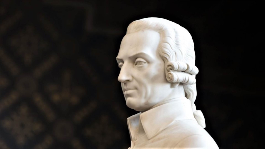 من هو آدم سميث صاحب ثروة الأمم؟