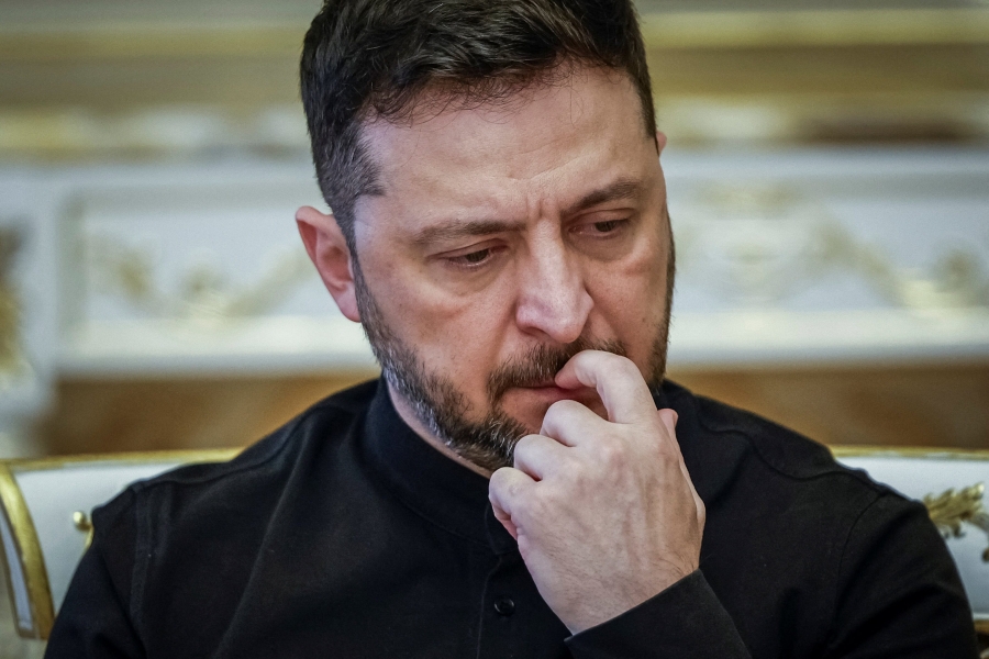 مجلة أميركية: زيلينسكي قد يفر إلى إسرائيل