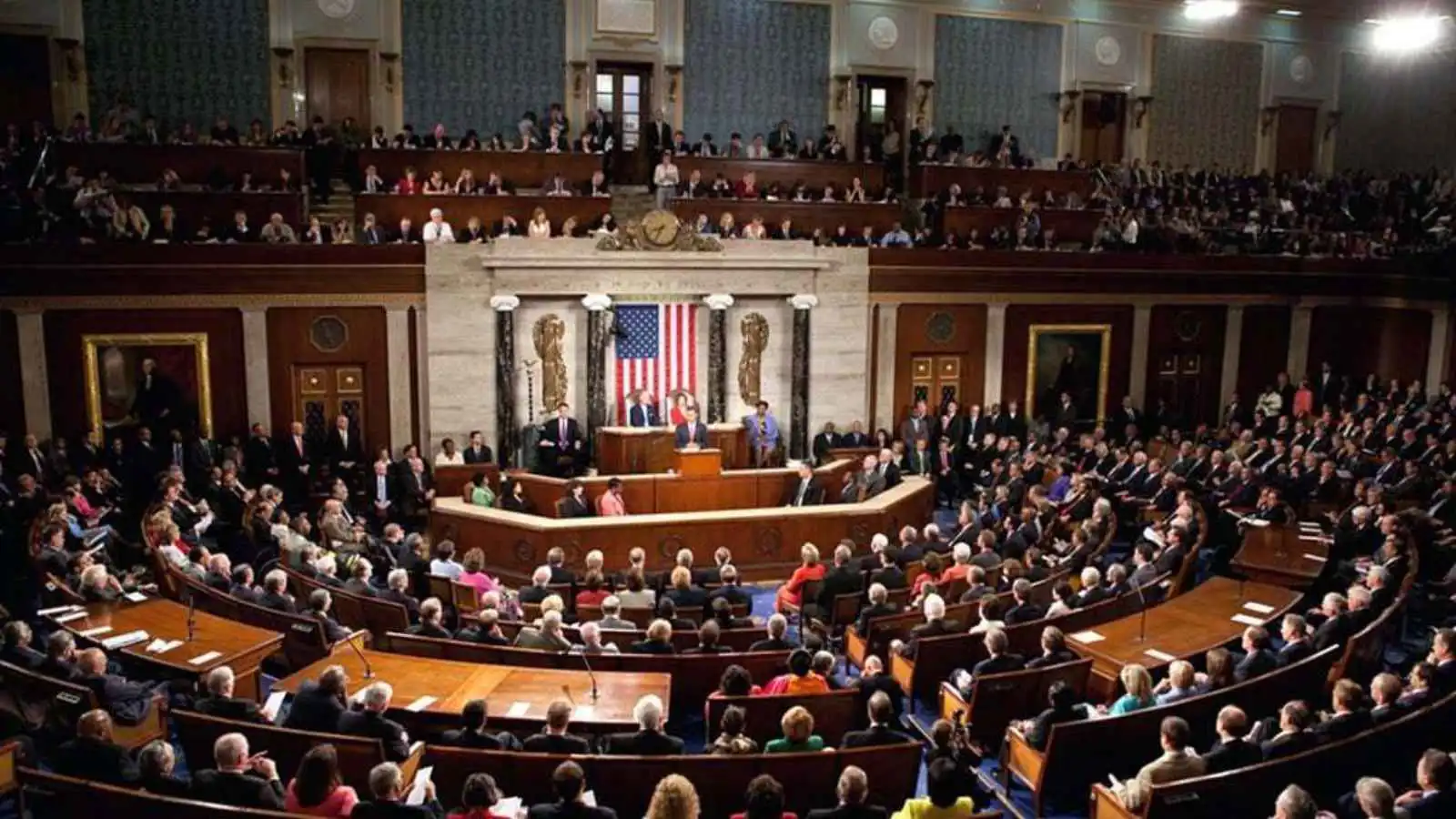 ترامب يُريد نشر قوات برية في إيران ومجلس الشيوخ يُحذر