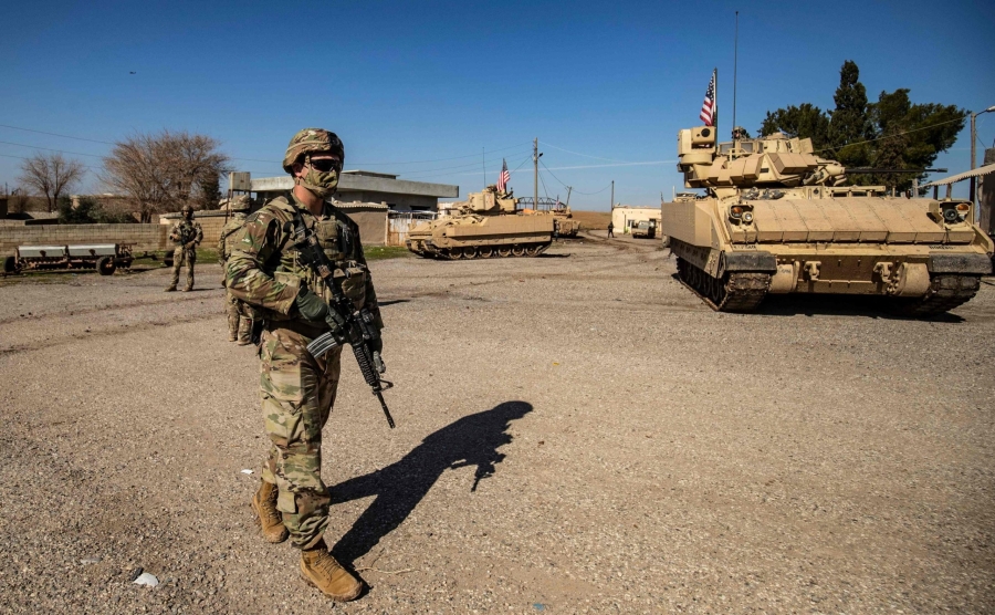 الجيش السوري ينتشر في قاعدة رميلان بعد انسحاب التحالف الدولي