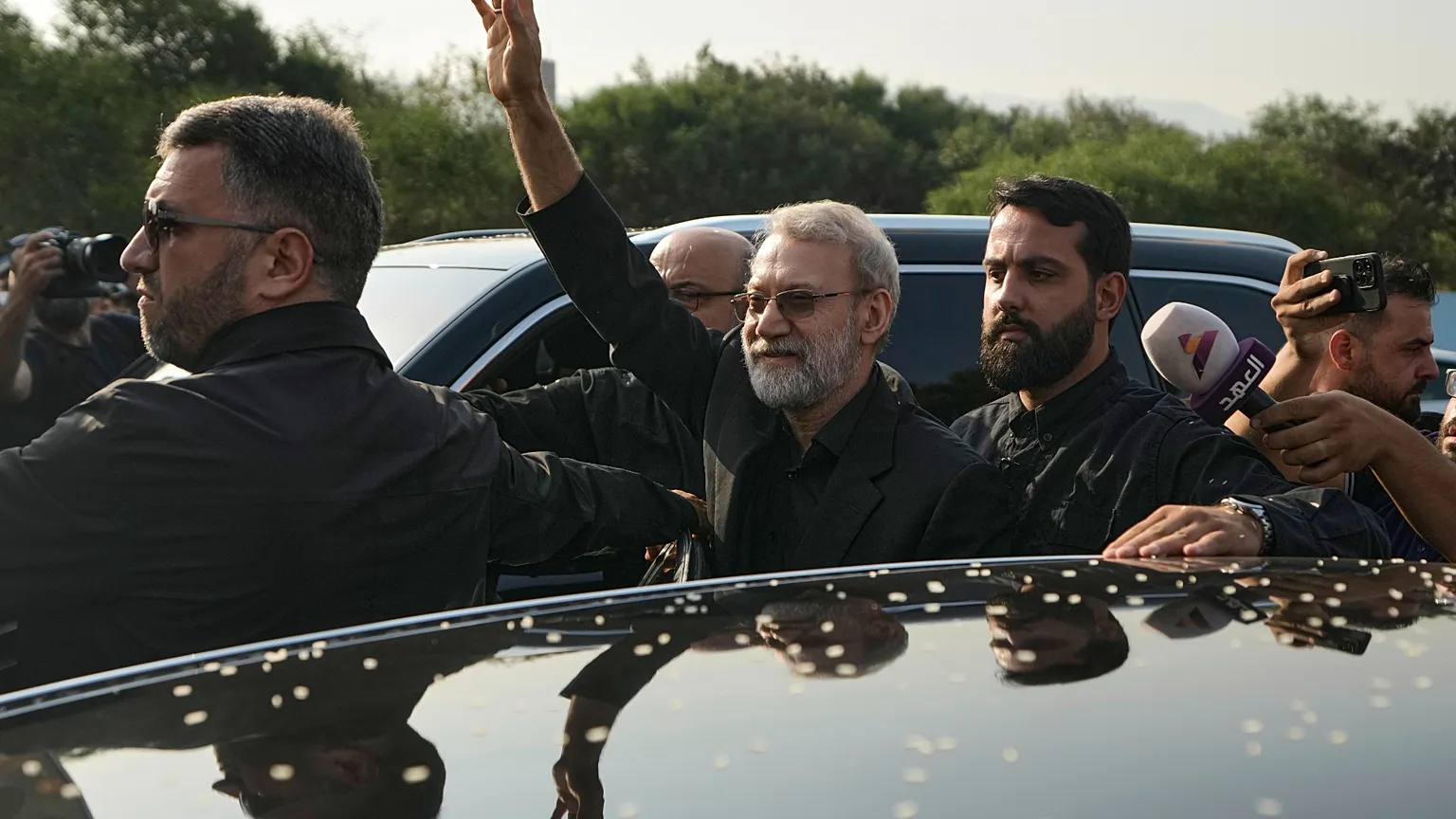 بعد إعلان اغتياله.. من هو علي لاريجاني؟