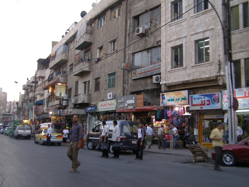 بسبب الحرب في المنطقة.. الحكومة الأردنية تتخذ إجراءات للحد من الإنفاق وضبط الأسعار