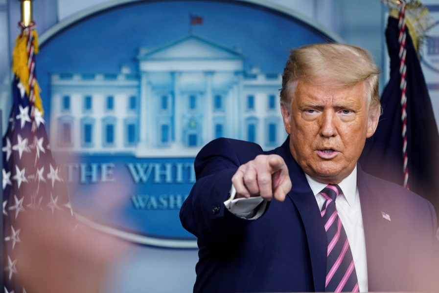 بسبب إغلاق مضيق هرمز.. كم عدد المرات التي هدد فيها ترامب إيران؟