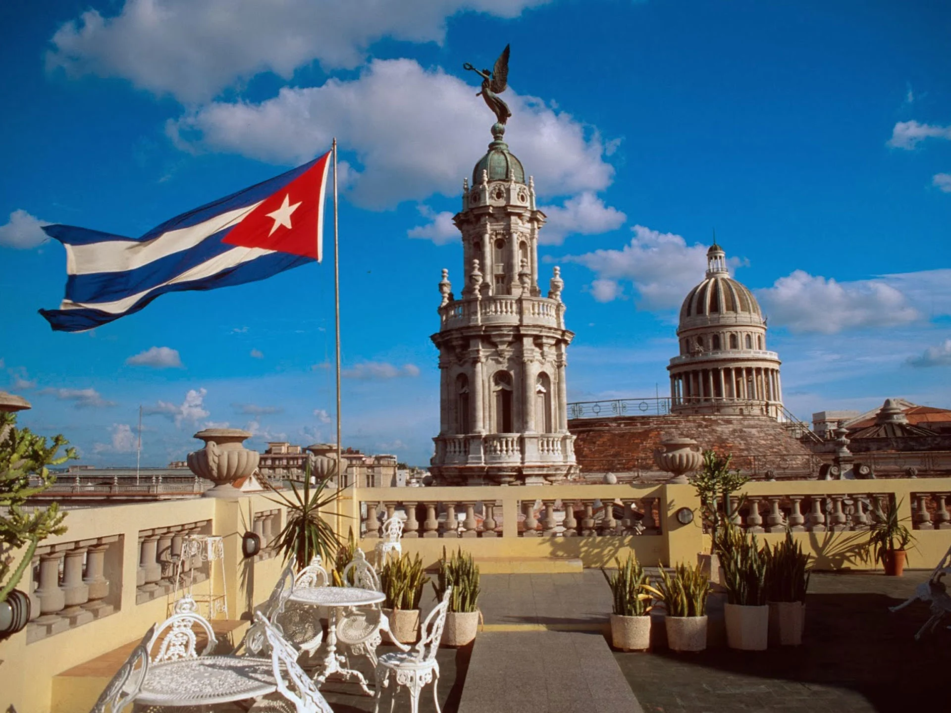 على غرار حصار العراق.. كوبا تعاني الأمريّن من حصار أميركي خانق