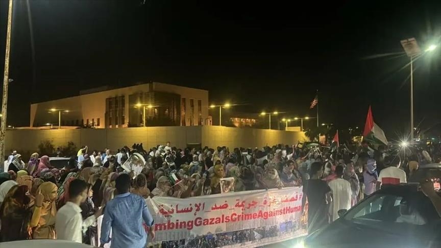 موريتانيا تنتفض: مظاهرات أمام السفارة الأمريكية تنديدًا بعدوان إسرائيل على غزة وإيران