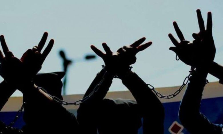 الاحتلال يبدأ سحب إقامات أسرى مقدسيين: تصعيد قانوني يهدد وجودهم في القدس