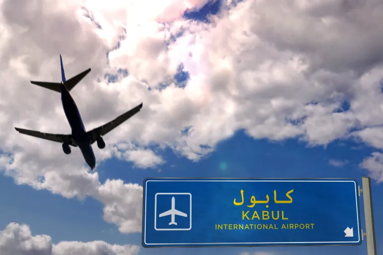 ازدحام فوق أفغانستان: كيف حوّلت الحرب مجرى الطيران العالمي وفتحت خزائن طالبان؟