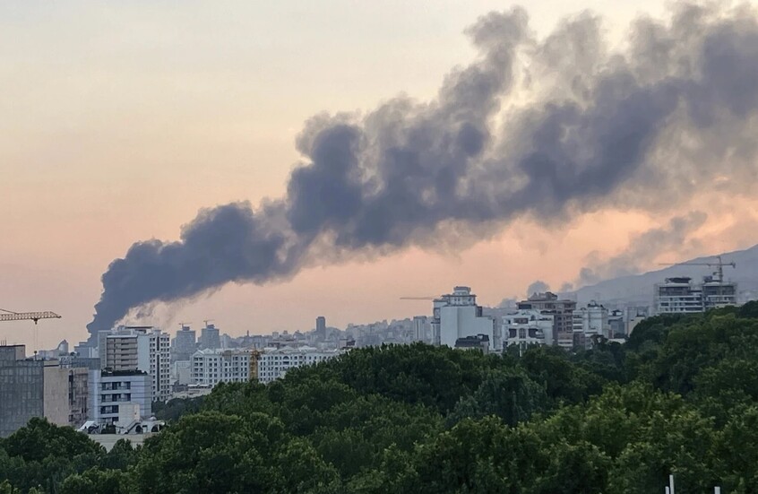 السعودية ترفض ضرب إيران النووية: تصعيد خطير ونداء لضبط النفس