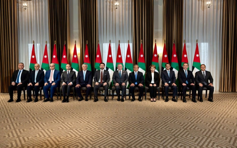 بعد عام واحد.. حسّان يجري تعديله الأول على الحكومة