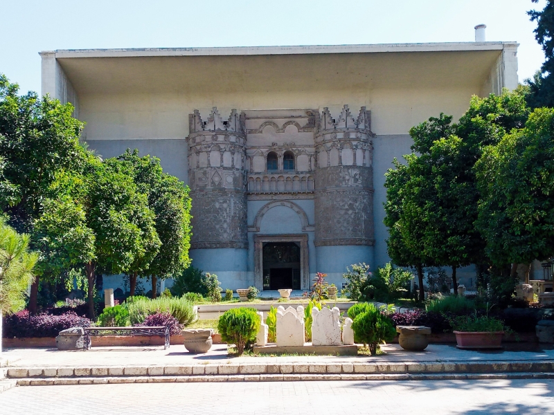 التحقيقات مستمرة.. التفاصيل الكاملة لسرقة قطع أثرية من المتحف الوطني في دمشق